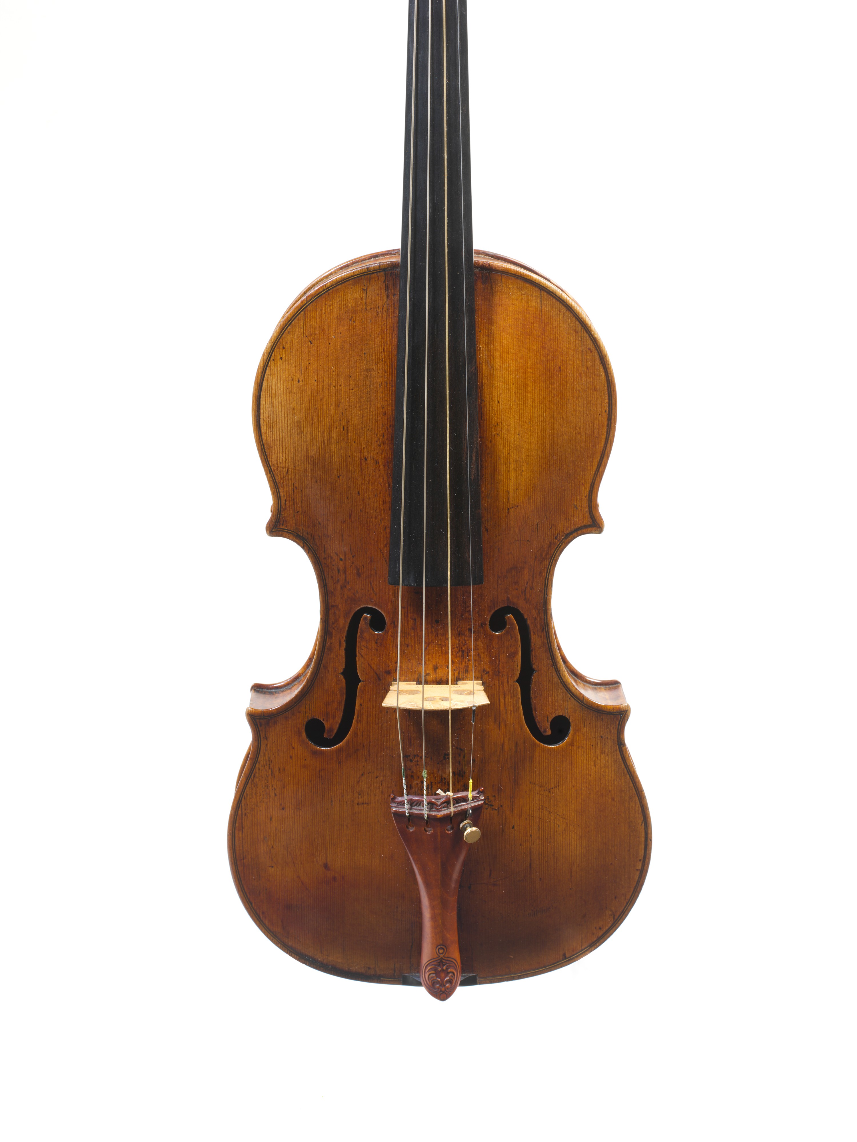 Front view of Andrea Amati’s ex Kurtz violin, ca. 1560.